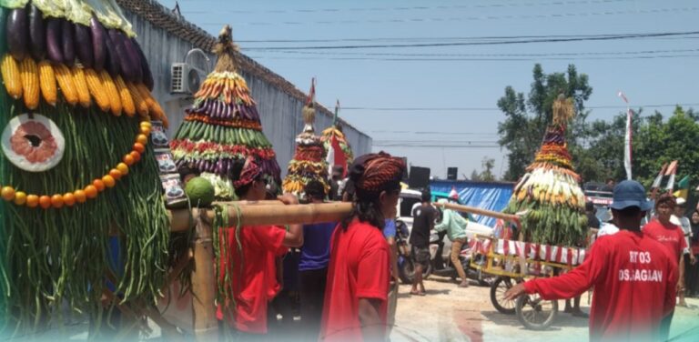 Puluhan Gunungan Ramaikan Acara Sedekah Bumi di Desa Gagaan, Kunduran