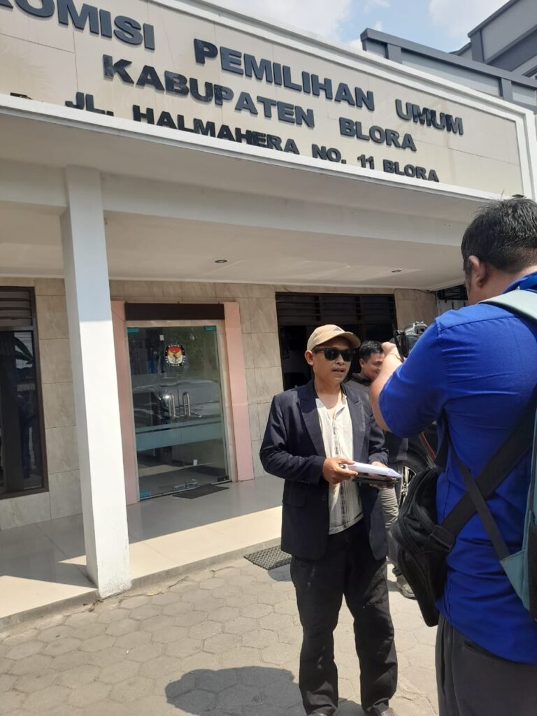 7 Bacaleg DPRD Blora dari Partai Hanura Serahkan Berkas Pengunduran Diri ke KPU