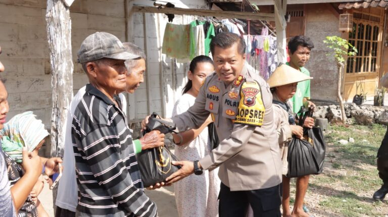 Dapat Bantuan Sumur Bor dan Sarana Air Bersih dari Polres, Warga Dukuh Klampok Desa Genjahan Jiken Sumringah
