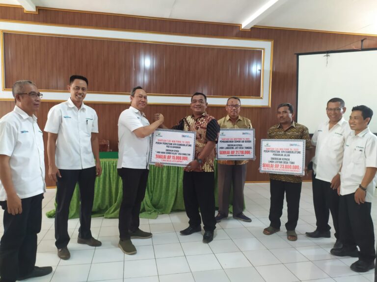 Tiga LMDH Terima Bantuan Dana TJSL dari Perhutani Randublatung