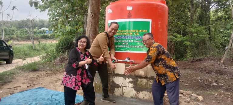 ADM KPH Randublatung Resmikan Sumur Bor di BKPH Temanjang
