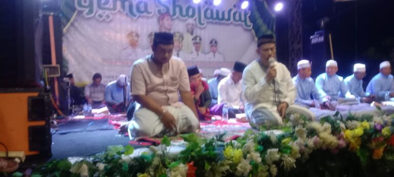 Bersyukur Jalannya Dibangun, Warga Dua Desa Gelar Sholawatan