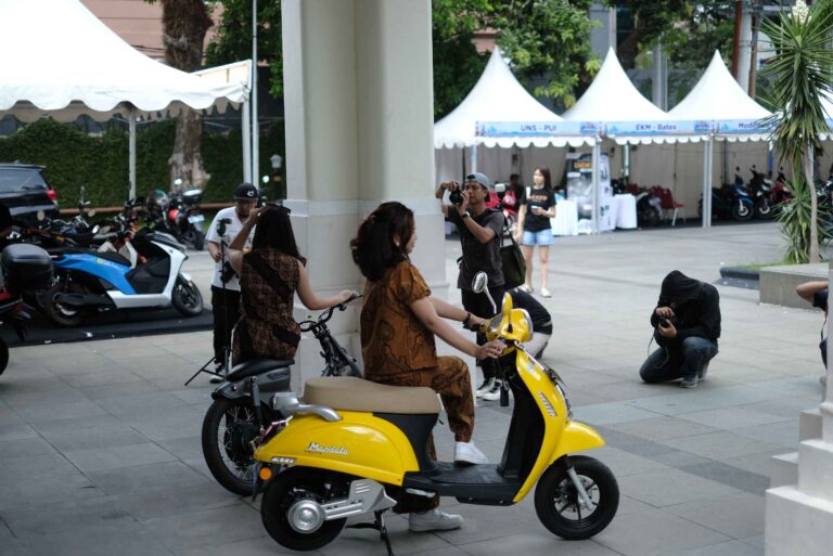 Gelar Festival Motor Listrik di Solo, PLN bersama Pemprov Jateng dan Kementrian ESDM Bersinergi Wujudkan Transisi Energi Bersih