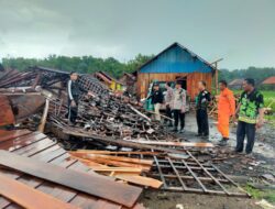 Puting Beliung Sapu Wilayah Randublatung, Sebuah Rumah Warga Desa Ngliron Rata dengan Tanah