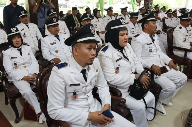 264 Kades di Blora Terima SK Perpanjangan Jabatan Terima SK dari Bupati, Jabatan 264 Kades di Blora Diperpanjang 8 Tahun