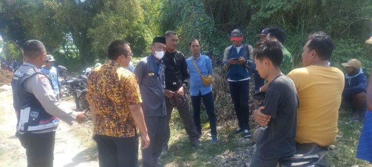 Gunakan Limbah Berbahaya (B3) untuk Pengerasan Jalan, Warga Desa Langgenharjo Protes ke DLH Pati