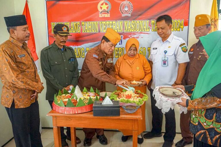 Di Blora, Hari Veteran Nasional Tahun 2024 Diperingati dengan Makan Tumpeng Bersama