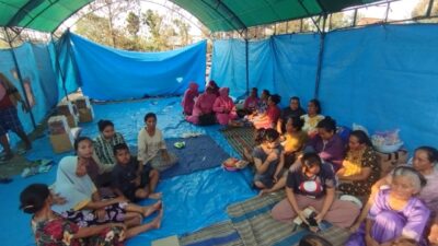 Bakti Sosial, Jajaran Polsek Randublatung Berikan Bantuan kepada Korban Kebakaran di Desa Jeruk