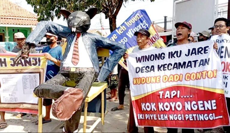 Diduga Salah Gunakan Dana Desa dan BLT, Kades Winong Didemo Ratusan Warganya