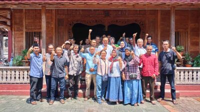 Ratusan Relawan Berbondong-bondong Sillaturami ke Mbah Abu Nafi di Markas Kemenangan ÀBDI RAKYAT