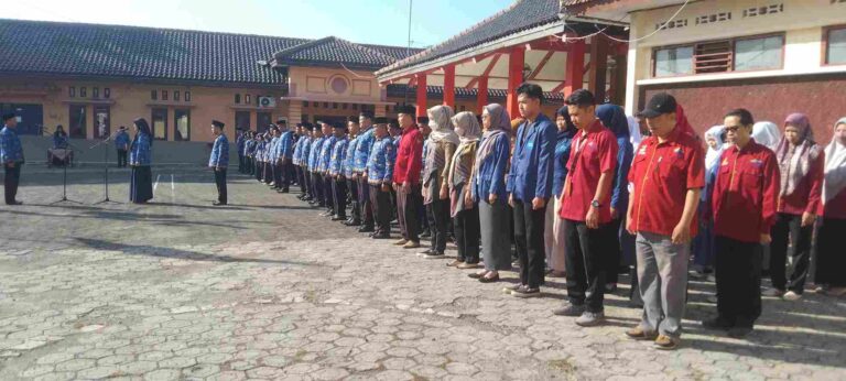 Koordinasi Lintas Sektoral: KUA Kutasari Tingkatkan Pelayanan Publik Melalui Apel Gabungan