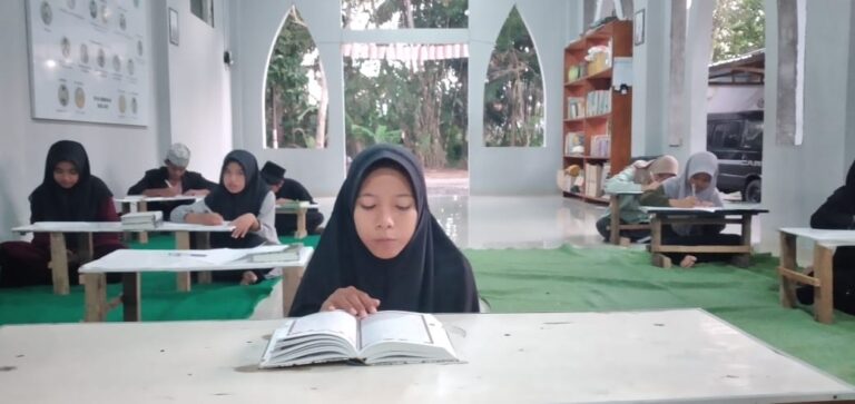 Evaluasi Bulanan Santri PPIQU: Mengasah Hafalan dan Disiplin
