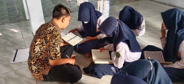 SMP Negeri 1 Randublatung: Terhambat Pembangunan Gedung, Namun Pembiasaan Tetap Berjalan