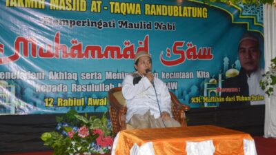 Peringati Maulid Nabi, Takmir Masjid At Taqwa Randublatung Hadirkan Kyai dari Tuban