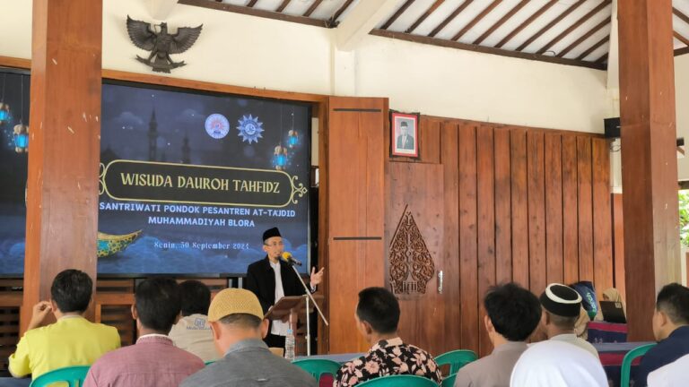 Wisuda Dauroh Tahfidz Santriwati Pondok Pesantren At-Tajdid Muhammadiyah Blora Sukses Digelar di Pendopo Kecamatan Cepu