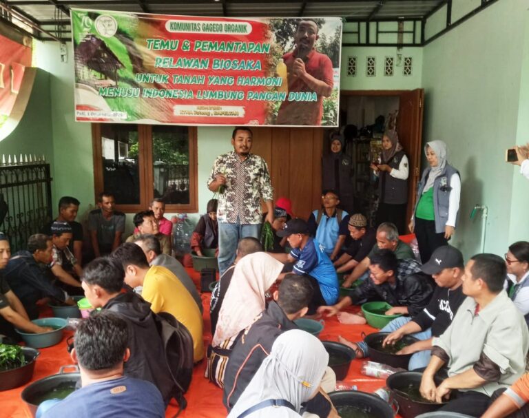 Antisipasi Kesulitan Pupuk, Komunitas 3GO Pati Gelar Pelatihan Biosaka kepada Petani