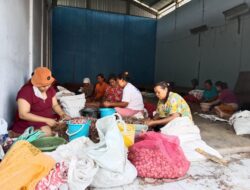 Panen Bawang Merah di Desa Nglanjuk, Berdayakan Perempuan dan Tingkatkan Ekonomi Warga