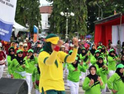 Rayakan HUT ke-3, KORMI Gelar Senam Sesarengan Bupati dan Wakil Bupati Blora di Alun-alun