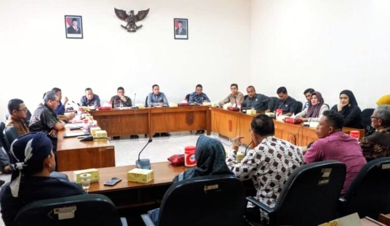 Konflik Berlarut, Petani Desa Pundenrejo Adukan PT Laju Perdana Indah ke DPRD Pati