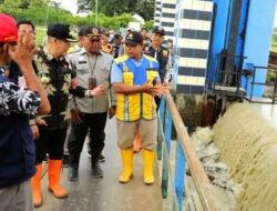 Pati Waspada Banjir Pintu Air Bendung Wilalung Kudus DIbuka