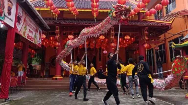 Pasar Imlek 2025 Mulai Digelar di Kawasan Pecinan Pati