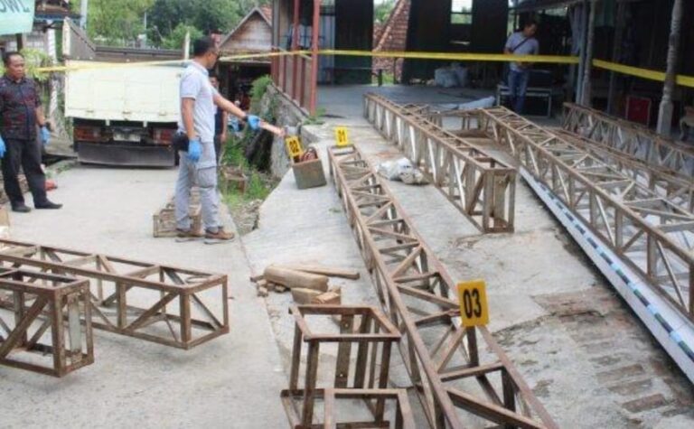 Dua Pekerja Tewas Tersengat Listrik saat Memasang Panggung Hajatan di Jaken, Pati