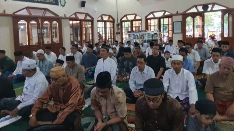 Salat Ied di Masjid Nurul Falah Perumnas Karangjati, Idulfitri adalah Panggilan untuk Kembali pada Kesucian