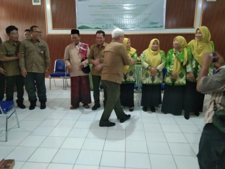 ADM Perhutani KPH Randublatung Beserta Jajaran Gelar Acara Halal Bihalal