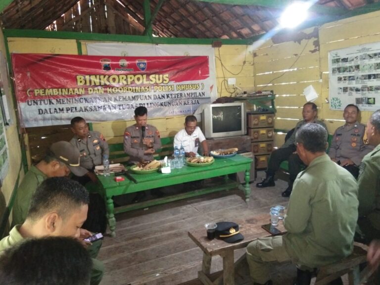 Meningkatkan Kebugaran dan Sinergi, KPH Randublatung Gelar Giat Kesamaptaan Bersama Polres Blora