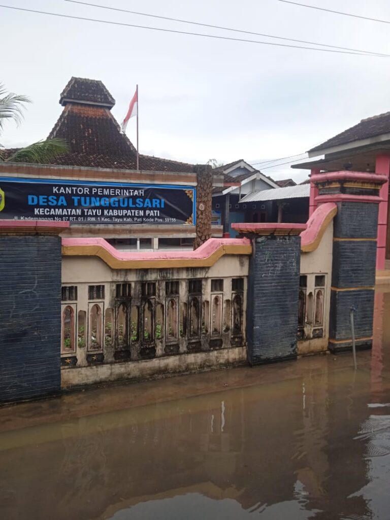 Banjir Rob Parah di Tunggulsari, 163 Rumah Terendam dan Tambak Gagal Panen, Kerugian Capai Miliaran