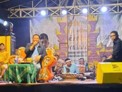 Kyai Fitroh Rohcahyanto Ceramahi Warga Wotbakah, Blora dengan Gaya Unik dan Penuh Guyonan