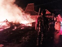 Korsleting Listrik Hanguskan Dua Rumah di Kajengan, Kerugian Capai Rp400 Juta
