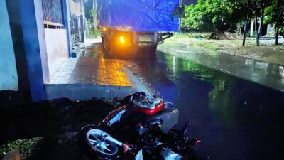 Pengendara Motor Tewas Tabrak Truk Parkir Sembarangan di Jalan Raya Seso Sayuran, Blora