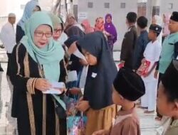 Bulan Muharram, Ibu-ibu Perumahan Balun Graha Permai Berikan Santunan kepada Anak Yatim