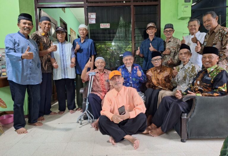 Jaga Kesehatan di Masa Senja, Kunci Bahagia dan Damai