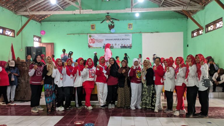 Semarakkan HUT RI ke-80, Ibu-Ibu Padati Gedung Sasono Rinenggo Randublatung