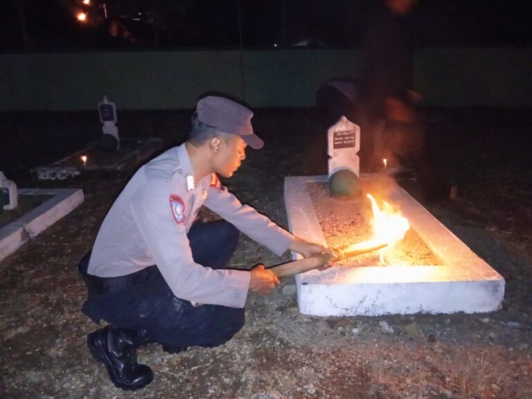 Apel Kehormatan dan Renungan Suci di Taman Makam Pahlawan Sukma Kencana Randublatung