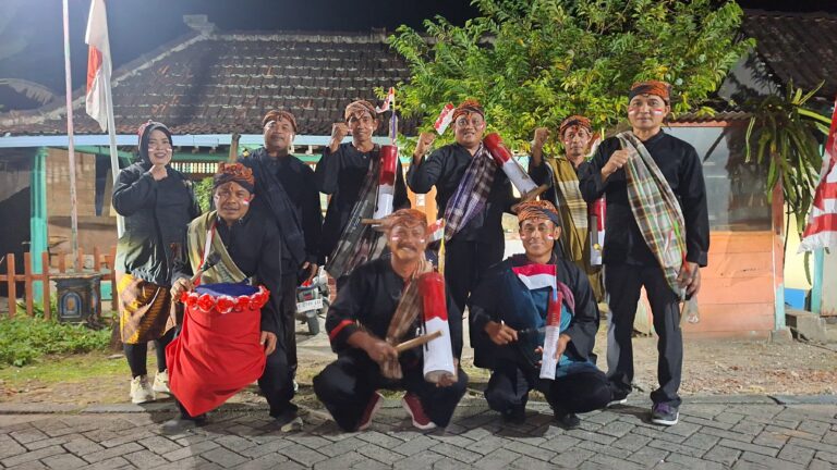 Semarak Tujuhbelas Agustus, Lomba Tek-Tek Tingkat RT Warga Desa Doplang Guyub Rukun