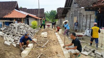 Desa Gempol Bangun Jalan Paping 335 Meter, Dongkrak Ekonomi Warga