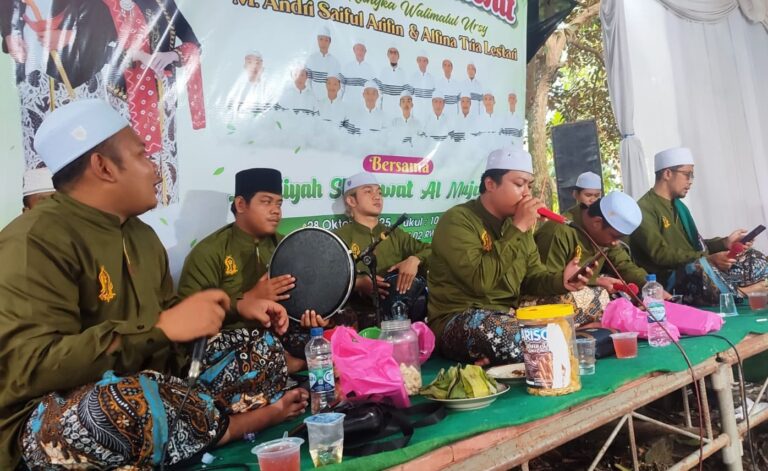 Hadroh Al-Mujahadah Sumberpitu Terima Bantuan Rp 50 Juta dari Kementerian Sosial