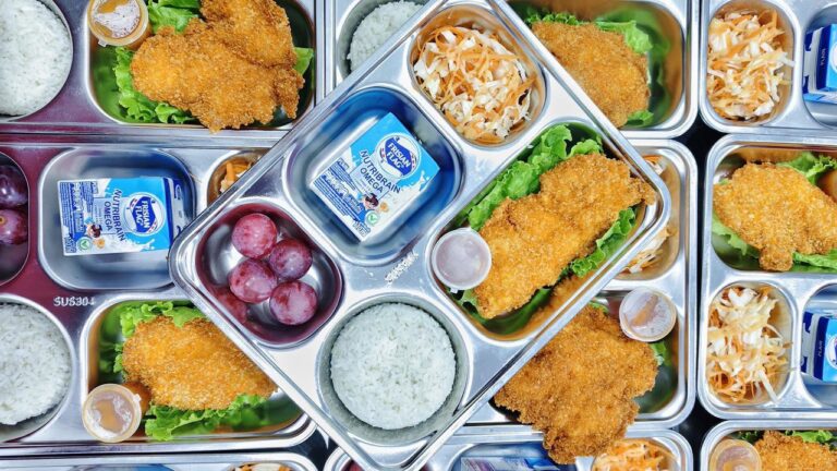 SPPG Bogorejo 1 di Blora Hadirkan Menu Unik Ayam Katsu dan Salad Sayur untuk 2.208 Penerima Manfaat MBG