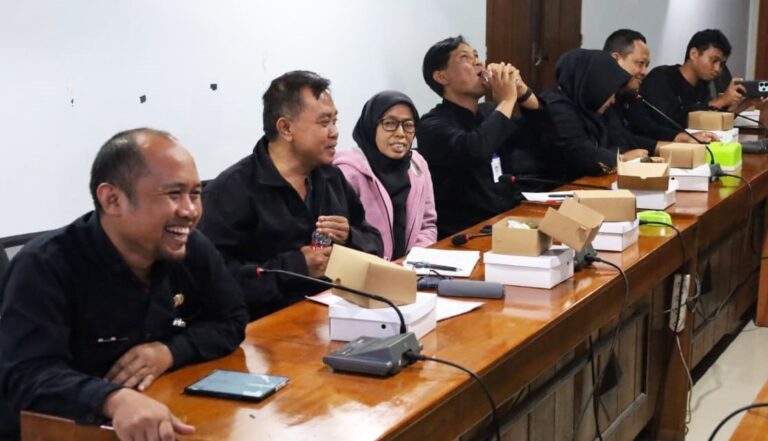 Hama Tikus Merajalela, Petani Todanan Mengadu tapi DPRD Hampir Kosong