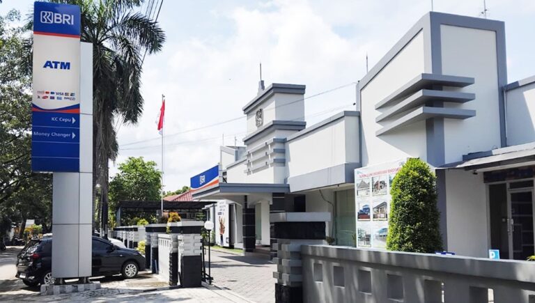 Waktu Akad Kredit Pakai “Istri” Pinjaman: Meski Kredit sudah Lunas, BRI Cepu Tidak Mau Kembalikan Sertifikat